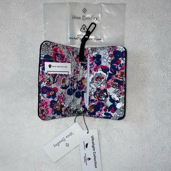 New! Vera Bradley Ultralight RFID Small Bifold Wallet Black/Exuberant Floral🌸 - Picture 3 of 13